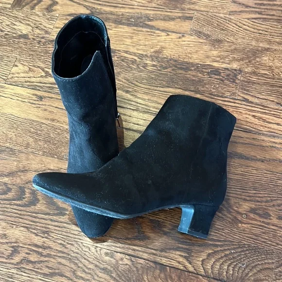 Unisa Shoes Almost New Unisa Black Suede Booties Almond Toe
